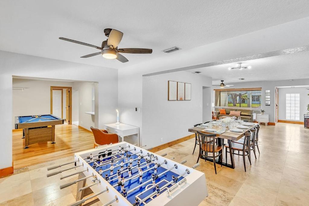 Pool Heat I Firepit And Bbq I 75"Tv I Foosball I 581Mbps Cooper City Bagian luar foto