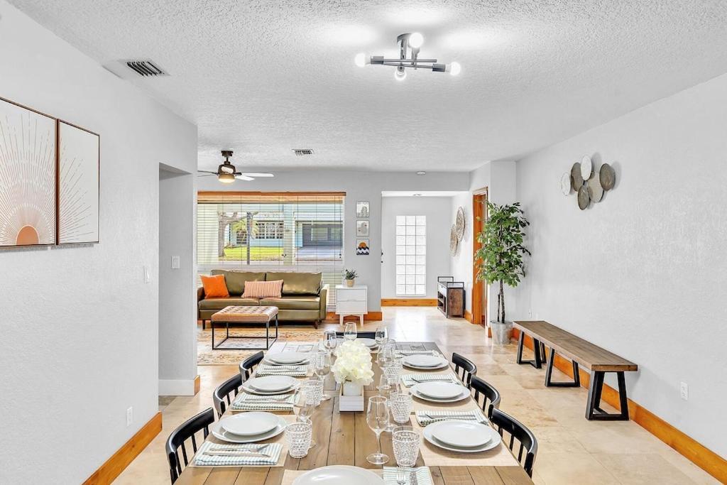 Pool Heat I Firepit And Bbq I 75"Tv I Foosball I 581Mbps Cooper City Bagian luar foto